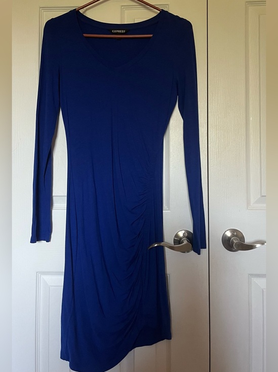 Express Dresses & Skirts - Express Long Sleeve V-Neck Ruched Midi Dress - Blue